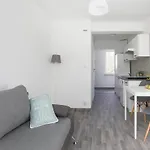 Apartmenty Ozarow - Aneks Kuchenny, Bezplatny Parking, Spokoj, Blisko Centrum * 马佐夫舍地区奥扎鲁夫