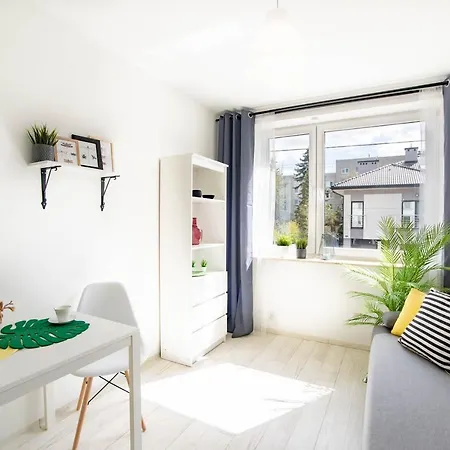 Daire Apartmenty Ozarow - Aneks Kuchenny, Bezplatny Parking, Spokoj, Blisko Centrum Ozarow Mazowiecki