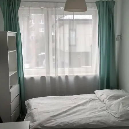 Daire Apartmenty Ozarow - Aneks Kuchenny, Bezplatny Parking, Spokoj, Blisko Centrum