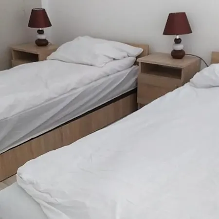 Apartmenty Ozarow - Aneks Kuchenny, Bezplatny Parking, Spokoj, Blisko Centrum Ozarow Mazowiecki