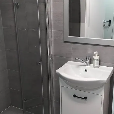 Apartmenty Ozarow - Aneks Kuchenny, Bezplatny Parking, Spokoj, Blisko Centrum