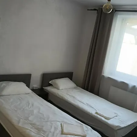 Apartmenty Ozarow - Aneks Kuchenny, Bezplatny Parking, Spokoj, Blisko Centrum Daire