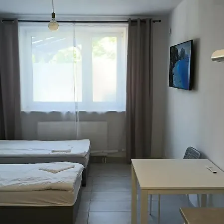 Apartmenty Ozarow - Aneks Kuchenny, Bezplatny Parking, Spokoj, Blisko Centrum Daire