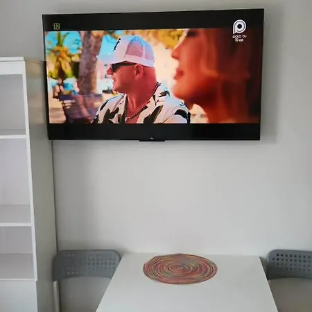 Apartmenty Ozarow - Aneks Kuchenny, Bezplatny Parking, Spokoj, Blisko Centrum Daire Ozarow Mazowiecki